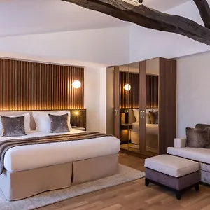 https://residence-lord-byron.fr-paris.fr